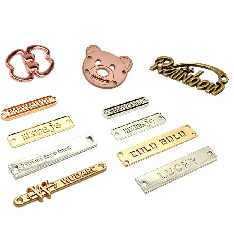 Etiquetas metalicas para carteras​